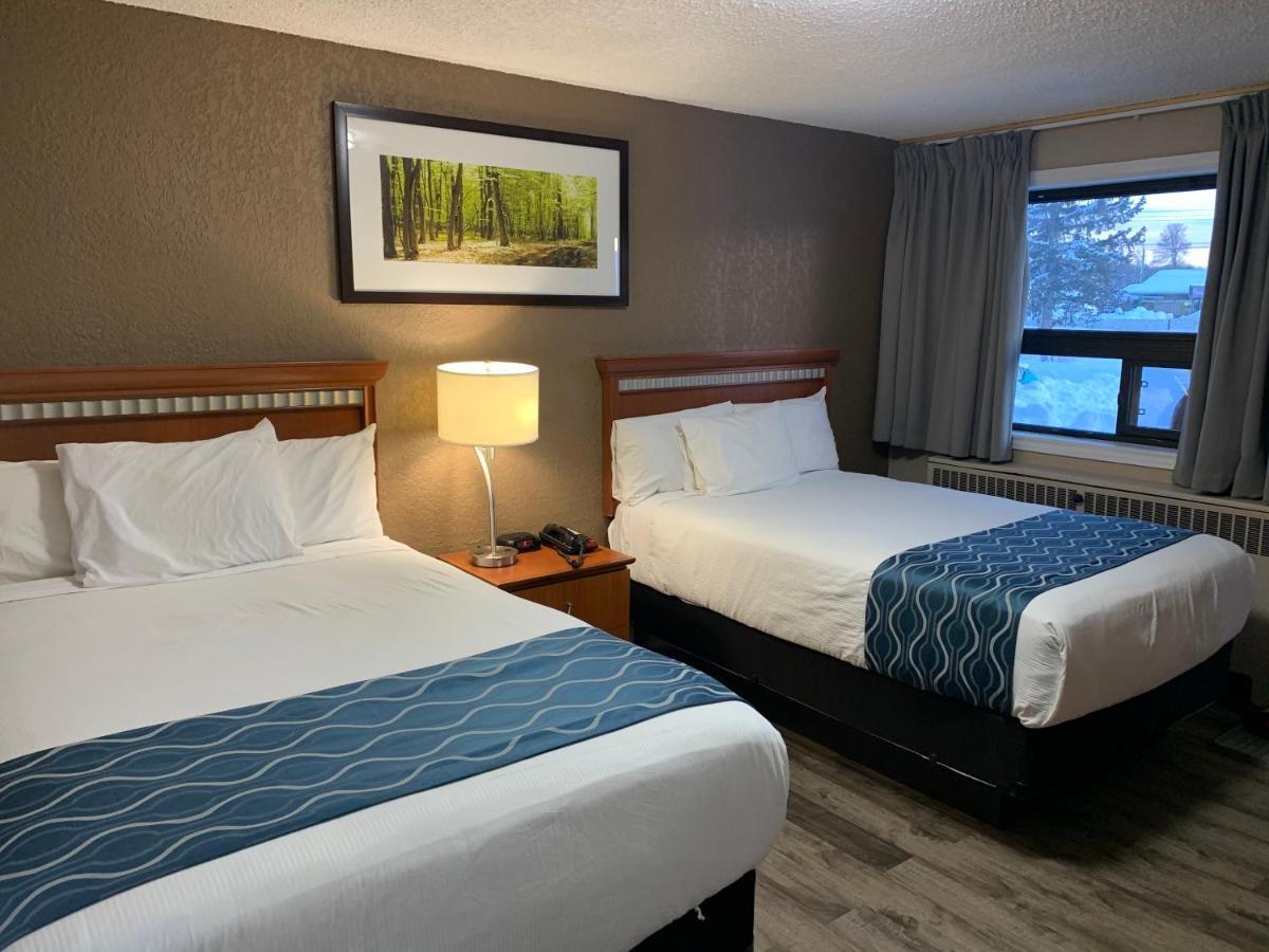 Champlain Motor Inn Pembroke Exterior photo